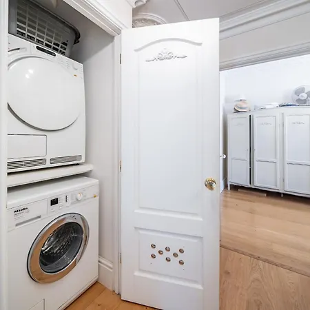 Truly Amazing 3 Bedrooms Center!! 아파트 칸느