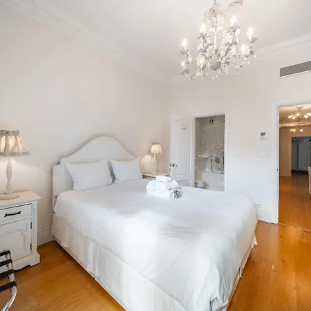 Daire Truly Amazing 3 Bedrooms Center!!