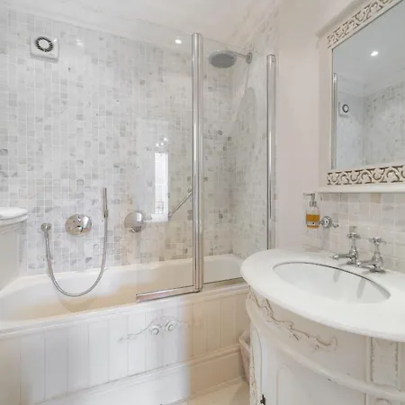 Truly Amazing 3 Bedrooms Center!! Cannes