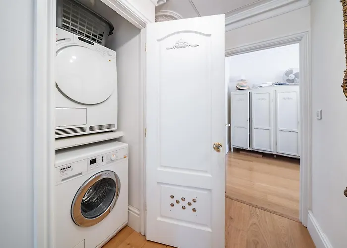 Truly Amazing 3 Bedrooms Center!! Daire Cannes