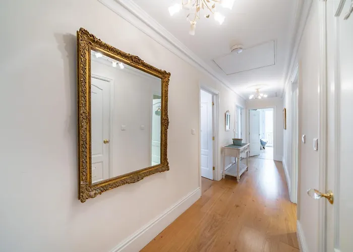 Truly Amazing 3 Bedrooms Center!! *