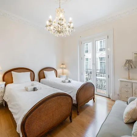 Truly Amazing 3 Bedrooms Center!! Apartamento