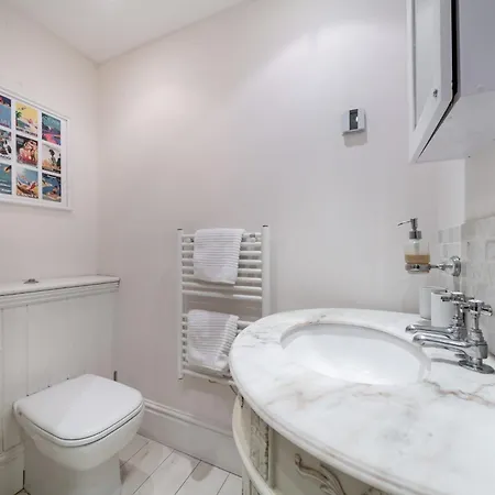Truly Amazing 3 Bedrooms Center!!
